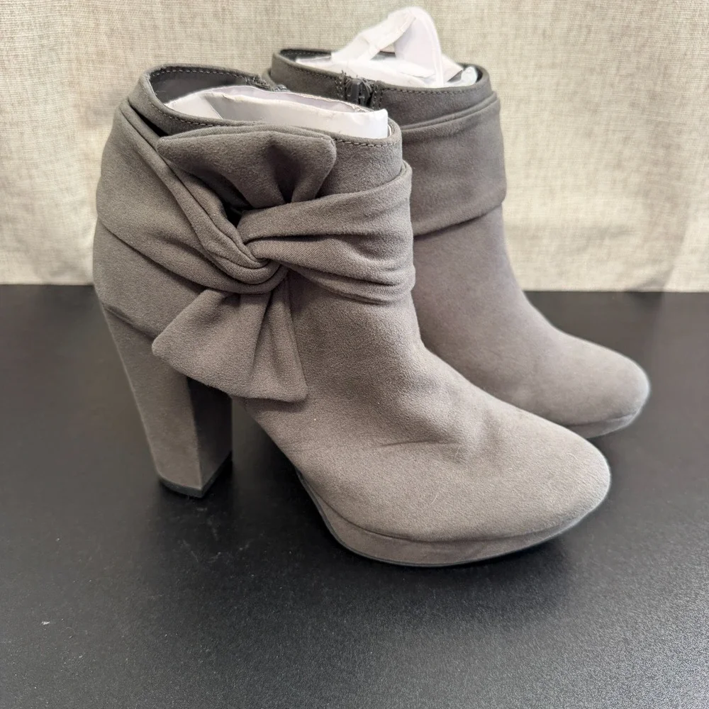 LC‎ Lauren Conrad Ankle Booties Women's 8M Gray Side Bow Block Heel Side Zip Fun